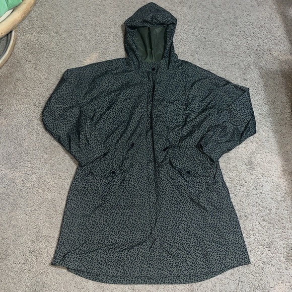 J. Jill Fit Water Resistant Anorak Jacket Kalamata Ditsy Leopard Medium - Picture 2 of 8